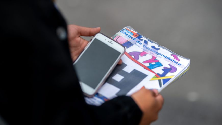 Usage du téléphone portable à l’école : l’interdiction est-elle la meilleure décision ?